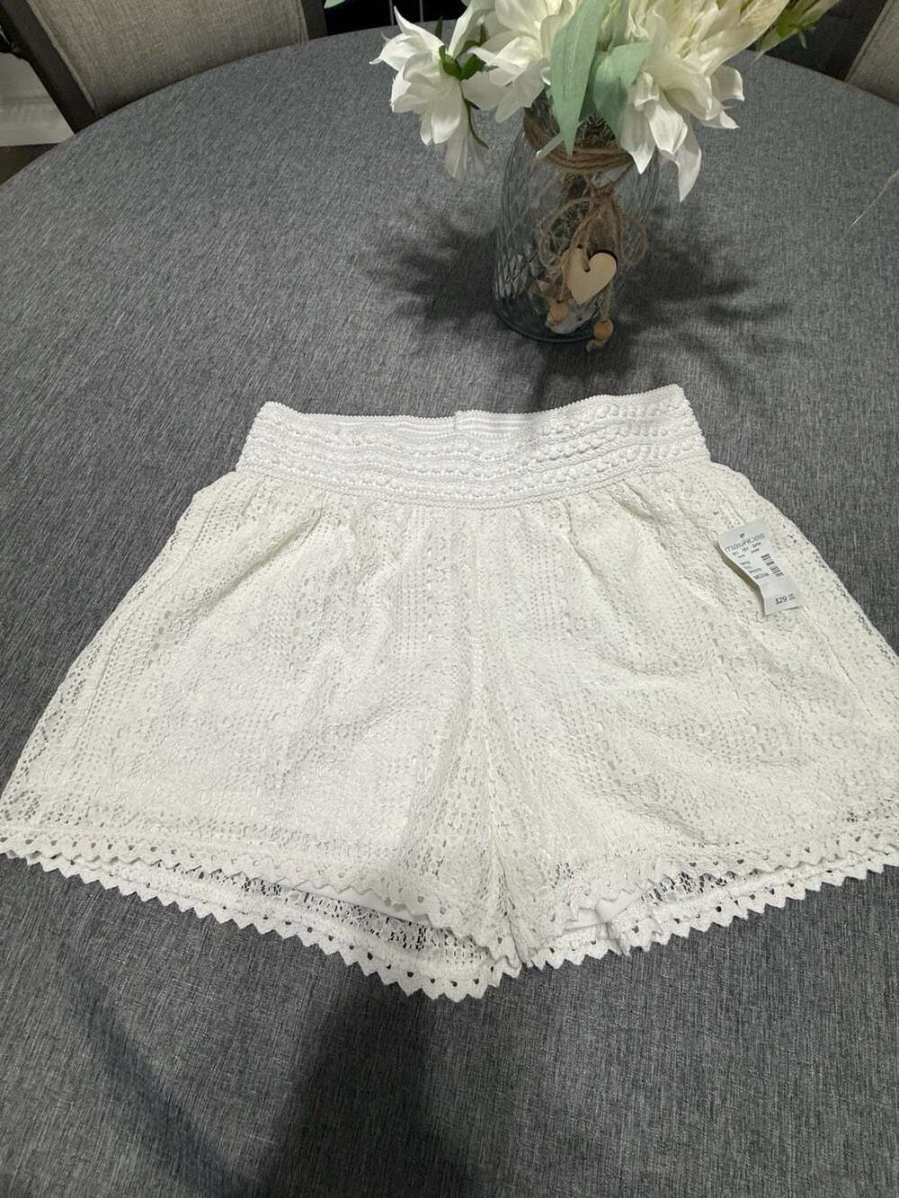 Maurices White Lace Eyelet Mid Rise Shorts 3.5" Inseam Medium